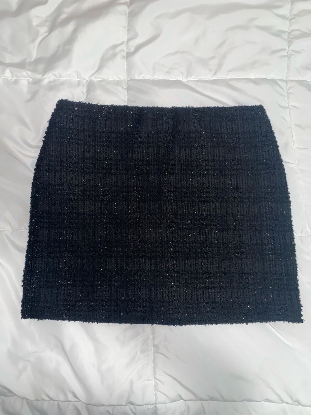 Never worn Alice + Olivia Black Tweed Mini Skirt - Classic Women's Skirt